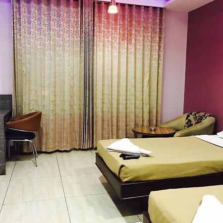Iroomz Vaishali Residency Bellary Exterior foto